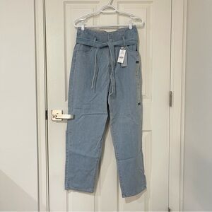 NEW Ardene Mom High Rise Jeans – Size 7